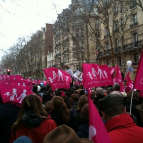 La "Manif pour tous" et le passeport de Gérard Depardieu: des actualités essentielles?