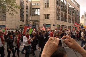 Apréciant les foules conquises à sa cause, Jean-Luc Mélenchon s'est montré plus affable que jamais.