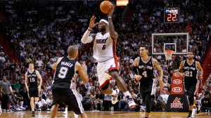 LeBron James seul contre tous