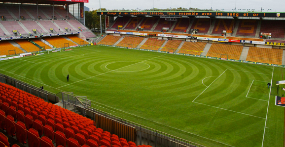 Etant donné l’importance des travaux, le RC Lens devra s’expatrier au Stade de la Licorne d’Amiens ou au Stade de France (photo : info-stades / Licence CC)