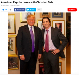 "American psycho pose aux côtés de Christian Bale" via 9gag.com