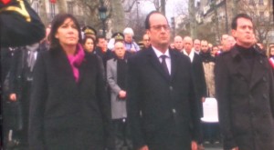 François Hollande, Manuel Valls et Anne Hidalgo durant la minute de silence