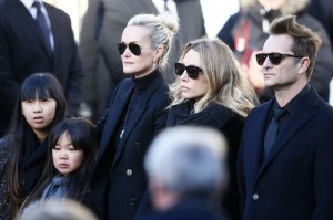 Jade, Joy et Laeticia Hallyday avec Laura smet et David Hallyday lors des obsèques de JohnnyCrédit : Sipa